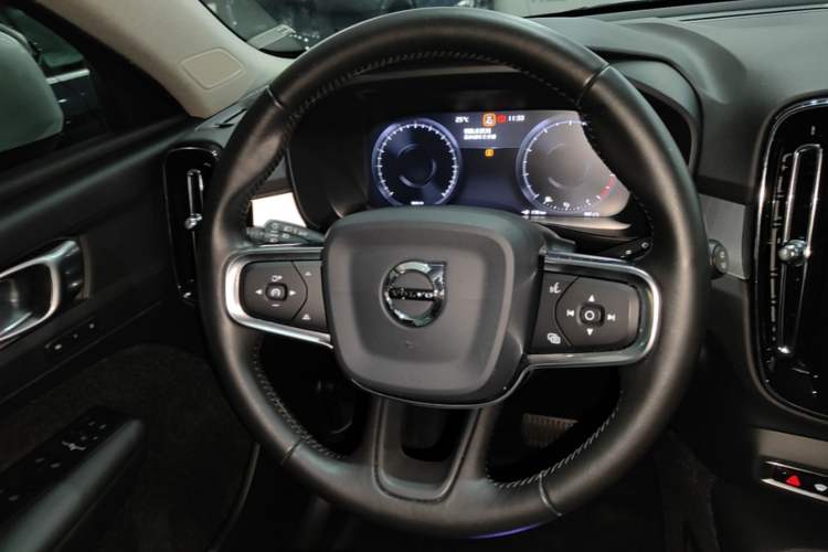 Used Volvo XC40 2020 T3 Smart & Stylish Edition Steering Wheel