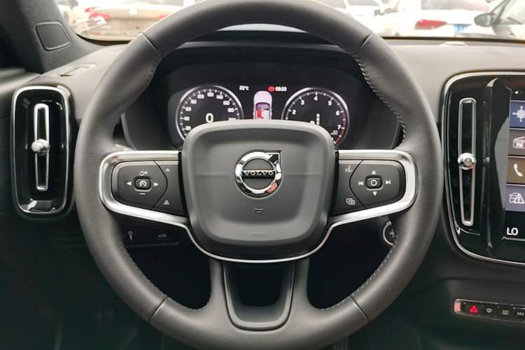 Used Volvo XC40 2020 T4 Four-Wheel Drive Smart Luxury Edition Steering Wheel