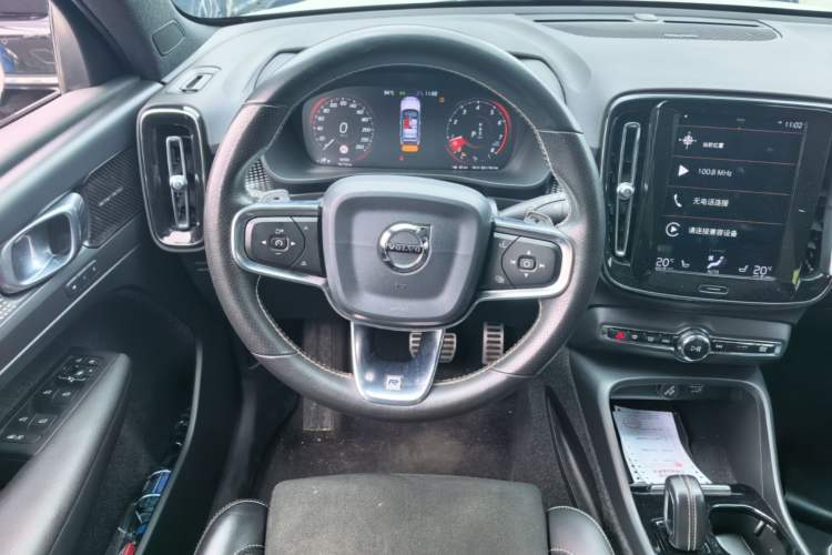Used Volvo XC40 2020 T4 4x4 Smart Luxury Sport Edition Steering Wheel