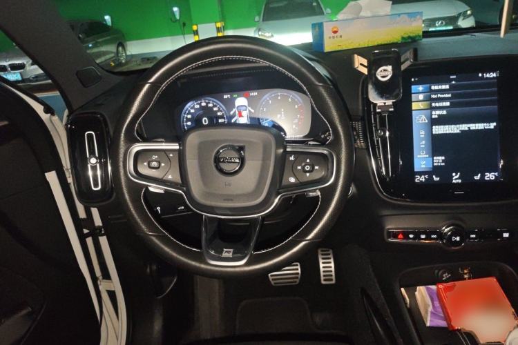 Used Volvo XC40 2020 T4 Four-Wheel Drive Smart & Sporty Edition Steering Wheel