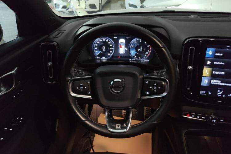 Used Volvo XC40 2020 T4 4x4 Smart Luxury Sport Edition Steering Wheel