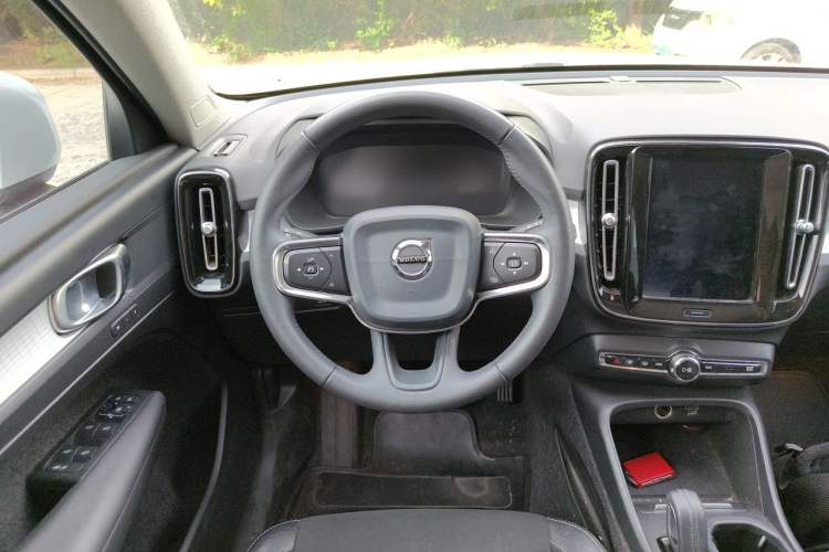 Used Volvo XC40 2020 T3 Smart & Stylish Edition Steering Wheel