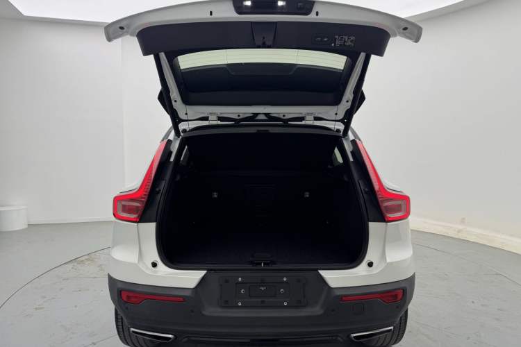 Used Volvo XC40 2020 T4 Four-Wheel Drive Smart & Sporty Edition Trunk
