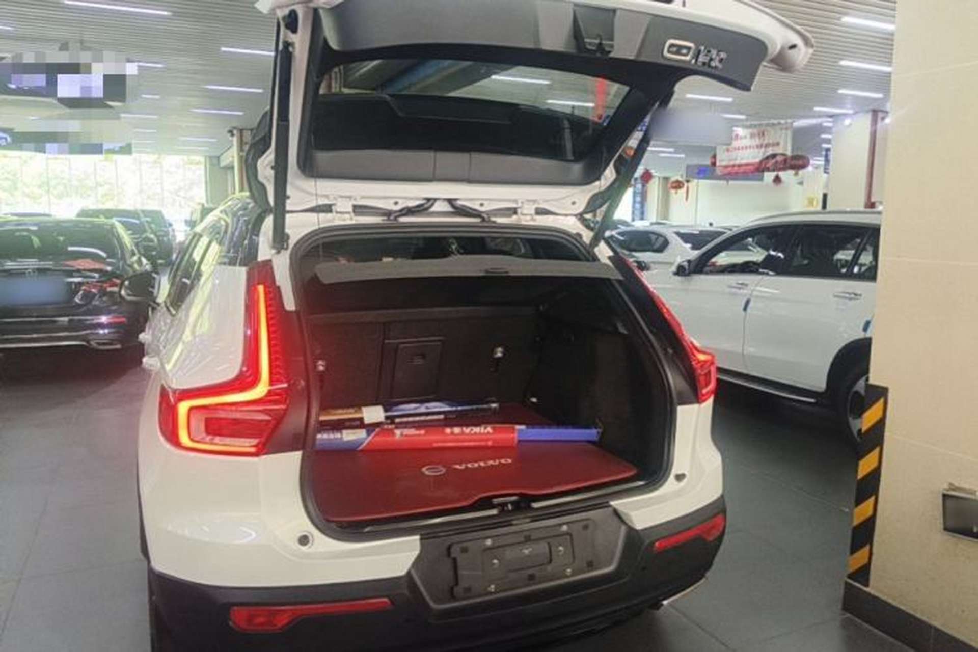 Used Volvo XC40 2020 T4 Four-Wheel Drive Smart & Sporty Edition Trunk