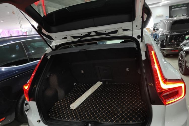 Used Volvo XC40 2020 T3 Smart & Stylish Edition Trunk