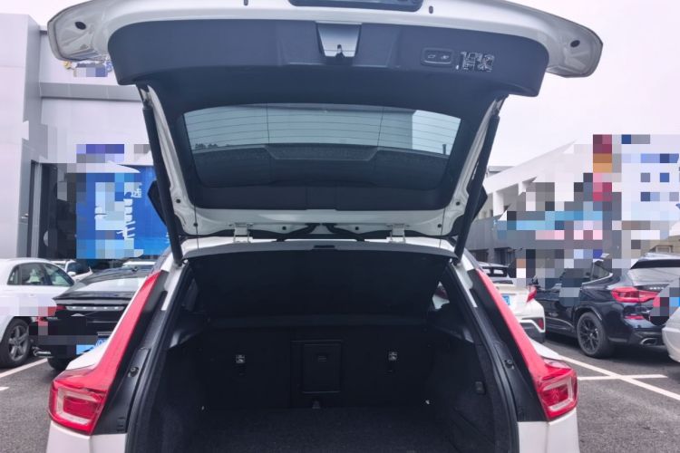 Used Volvo XC40 2020 T4 4x4 Smart Luxury Sport Edition Trunk