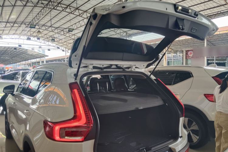 Used Volvo XC40 2020 T3 Zhiyuan Luxury Edition Trunk