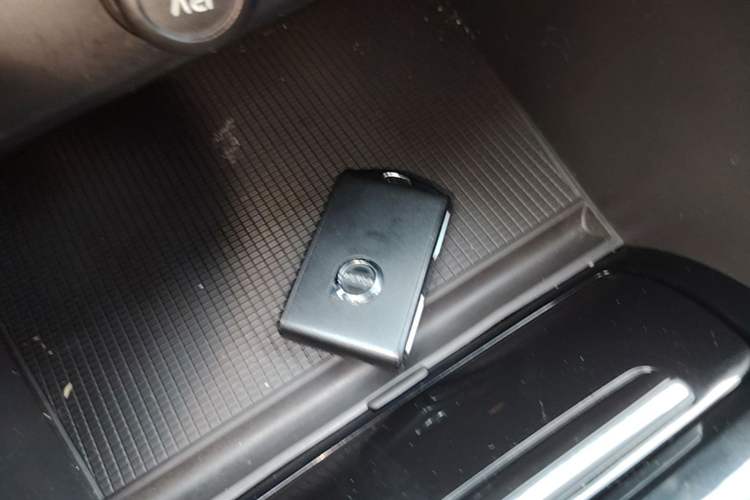 Used Volvo XC40 2020 T4 Four-Wheel Drive Smart Luxury Edition Vehicle Key