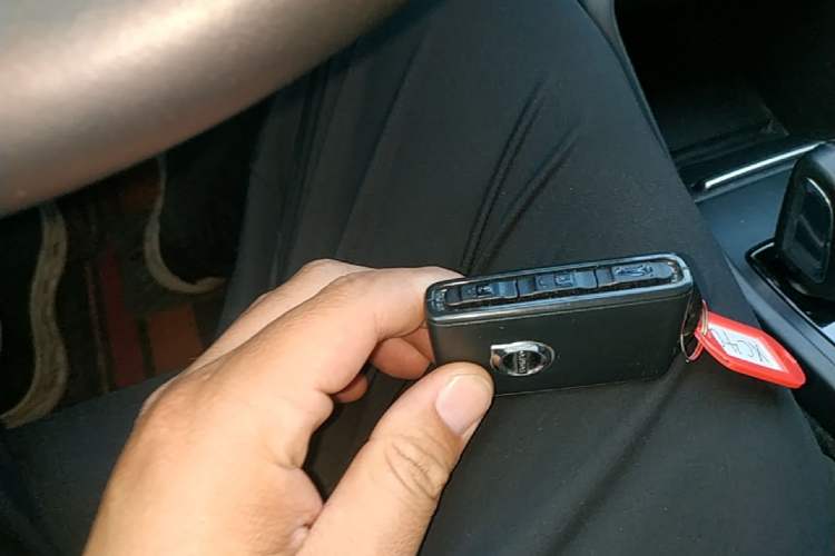 Used Volvo XC40 2020 T3 Smart & Stylish Edition Vehicle Key