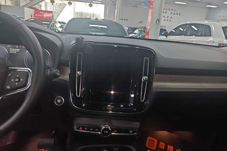 Used Volvo XC40 2021 T4 Four-Wheel Drive Smart Luxury Edition Audio And AC Panel