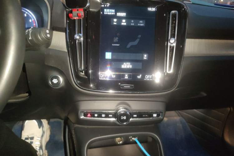 Used Volvo XC40 2021 T4 Four-Wheel Drive Smart Luxury Edition Audio And AC Panel