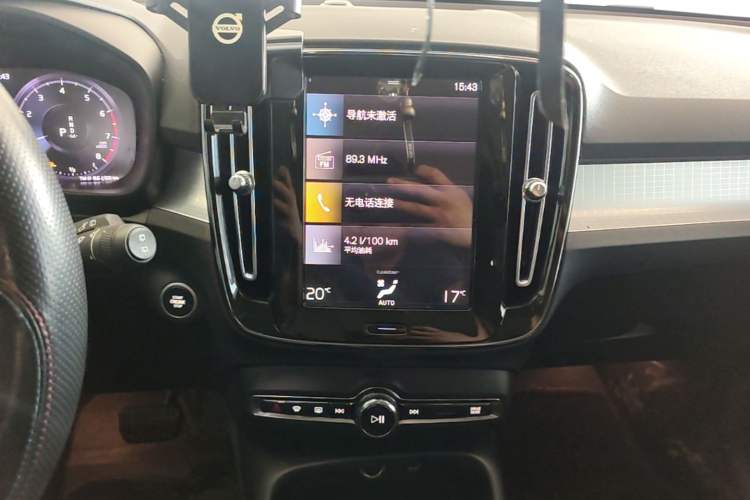 Used Volvo XC40 2021 T4 4x4 SmartDrive Fashion Edition Audio And AC Panel