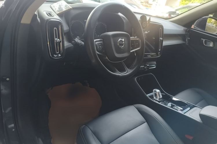 Used Volvo XC40 2021 T4 Four-Wheel Drive Smart Luxury Edition Center Console