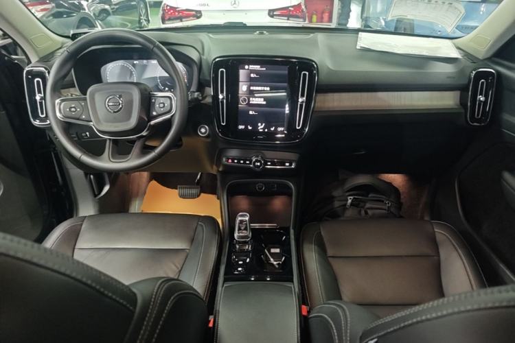 Used Volvo XC40 2021 T4 Four-Wheel Drive Smart Luxury Edition Center Console