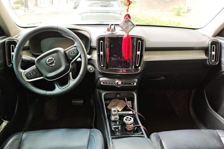 Used Volvo XC40 2021 T4 Four-Wheel Drive Smart Luxury Edition Center Console