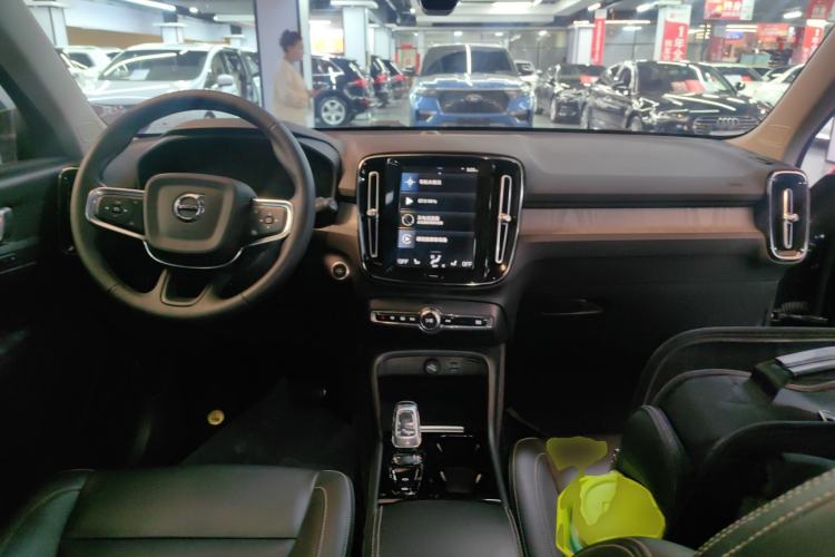 Used Volvo XC40 2021 T4 Four-Wheel Drive Smart Luxury Edition Center Console