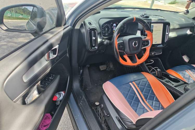 Used Volvo XC40 2021 T4 4x4 SmartDrive Fashion Edition Driver Seat