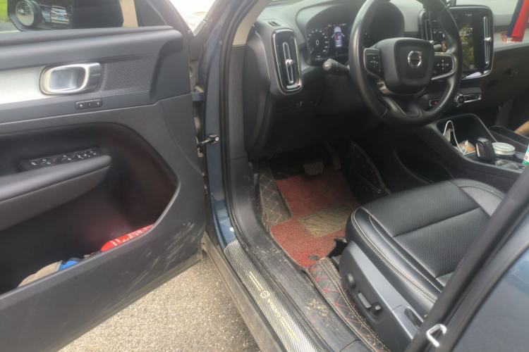 Used Volvo XC40 2021 T4 4x4 SmartDrive Fashion Edition Driver Seat