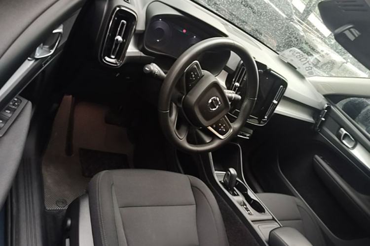 Used Volvo XC40 2021 T4 4x4 SmartDrive Fashion Edition Driver Seat