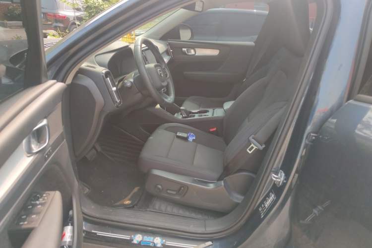 Used Volvo XC40 2021 T4 4x4 SmartDrive Fashion Edition Driver Seat