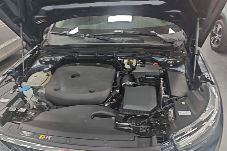 Used Volvo XC40 2021 T4 Four-Wheel Drive Smart Luxury Edition Engine Bay