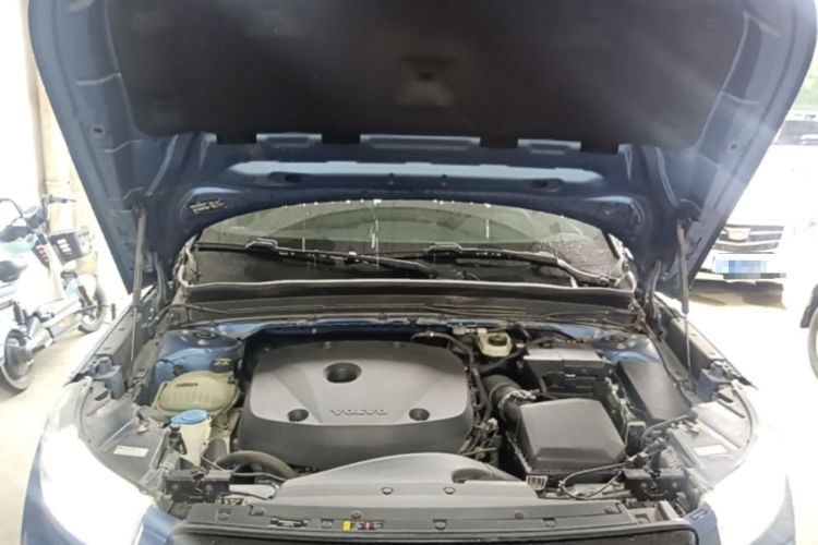 Used Volvo XC40 2021 T4 Four-Wheel Drive Smart & Sporty Edition Engine Bay