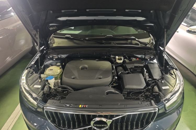 Used Volvo XC40 2021 T4 Four-Wheel Drive Smart Luxury Edition Engine Bay