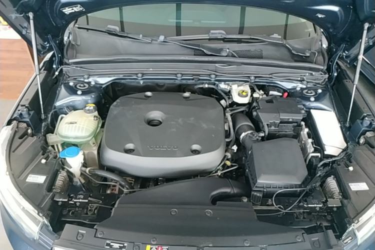 Used Volvo XC40 2021 T4 Four-Wheel Drive Smart Luxury Edition Engine Bay