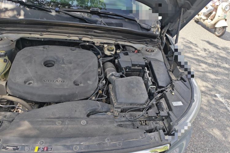 Used Volvo XC40 2021 T4 4x4 SmartDrive Fashion Edition Engine Bay Left
