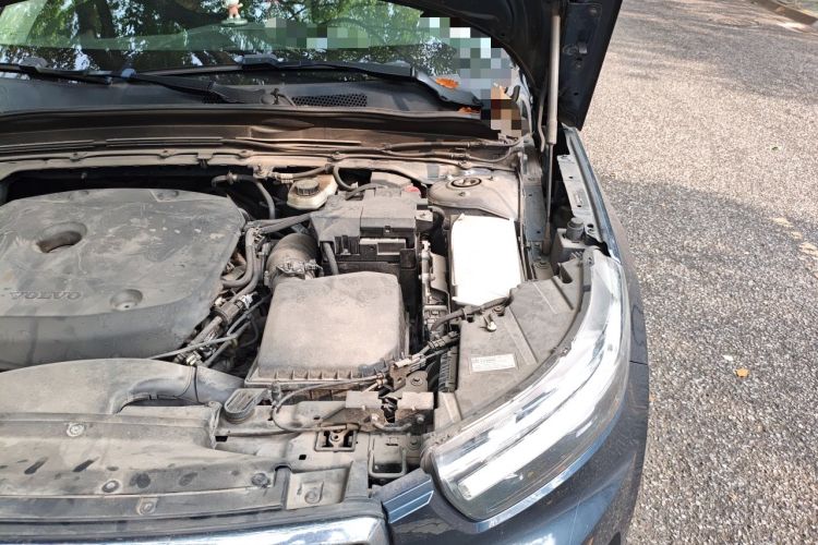 Used Volvo XC40 2021 T4 Four-Wheel Drive Smart Luxury Edition Engine Bay Left