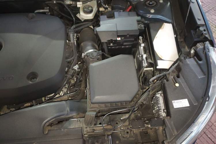 Used Volvo XC40 2021 T4 Four-Wheel Drive Smart Luxury Edition Engine Bay Left