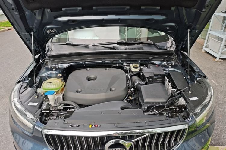 Used Volvo XC40 2021 T4 Four-Wheel Drive Smart Luxury Edition Engine Bay