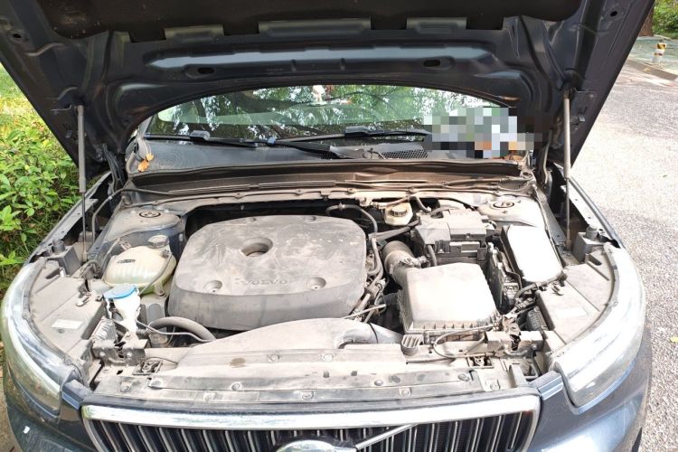 Used Volvo XC40 2021 T4 Four-Wheel Drive Smart Luxury Edition Engine Bay