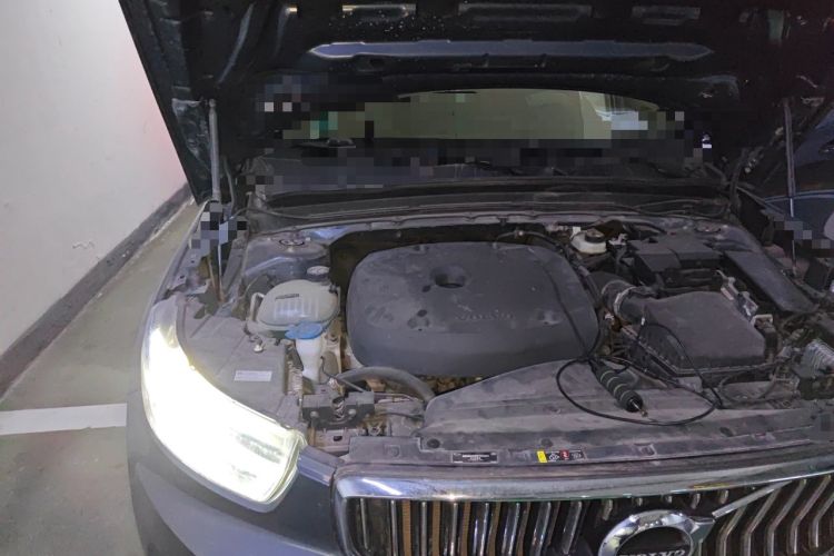 Used Volvo XC40 2021 T4 Four-Wheel Drive Smart Luxury Edition Engine Bay Right