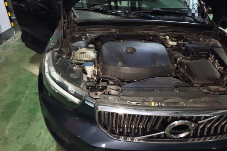 Used Volvo XC40 2021 T4 Four-Wheel Drive Smart Luxury Edition Engine Bay Right