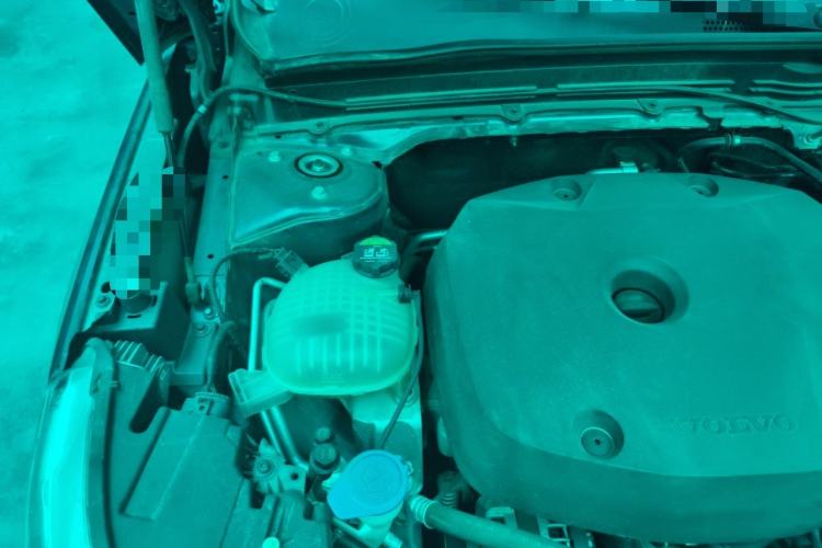 Used Volvo XC40 2021 T4 Four-Wheel Drive Smart Luxury Edition Engine Bay Right