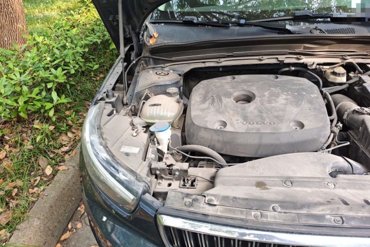 Used Volvo XC40 2021 T4 Four-Wheel Drive Smart Luxury Edition Engine Bay Right