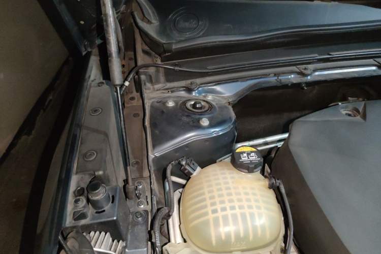 Used Volvo XC40 2021 T4 Four-Wheel Drive Smart Luxury Edition Engine Bay Right