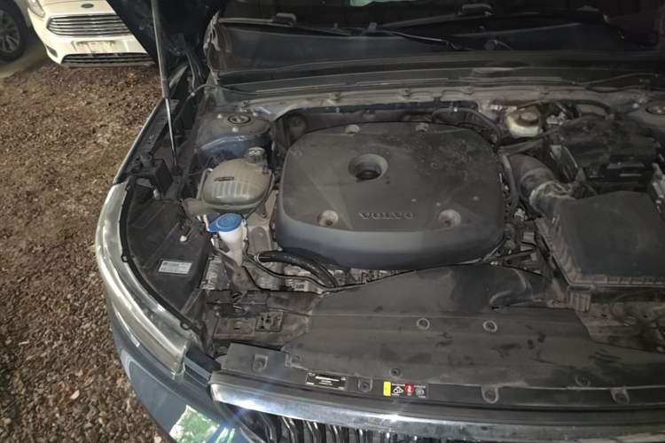 Used Volvo XC40 2021 T4 Four-Wheel Drive Smart Luxury Edition Engine Bay Right