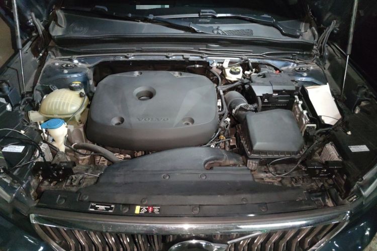 Used Volvo XC40 2021 T4 Four-Wheel Drive Smart Luxury Edition Engine Bay