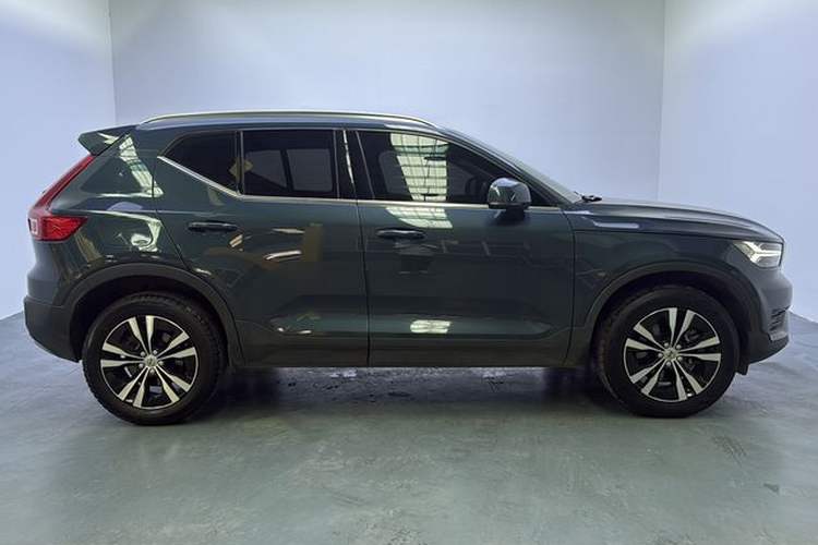 Used Volvo XC40 2021 T4 4x4 SmartDrive Fashion Edition Exterior 4