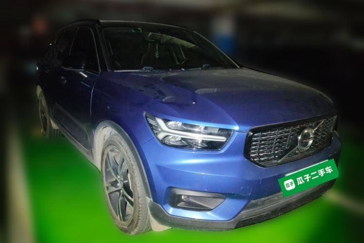 Used Volvo XC40 2021 T4 Four-Wheel Drive Smart & Sporty Edition Front Right 45 Deg