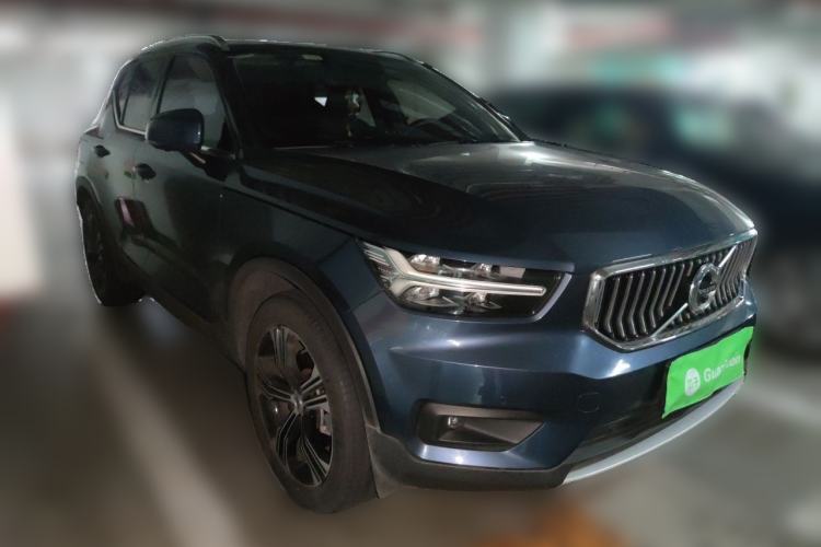 Used Volvo XC40 2021 T4 Four-Wheel Drive Smart Luxury Edition Front Right 45 Deg
