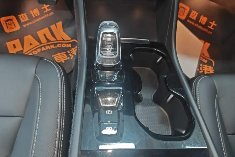 Used Volvo XC40 2021 T4 Four-Wheel Drive Smart Luxury Edition Gear Lever