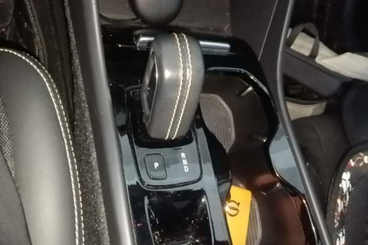 Used Volvo XC40 2021 T4 Four-Wheel Drive Smart & Sporty Edition Gear Lever