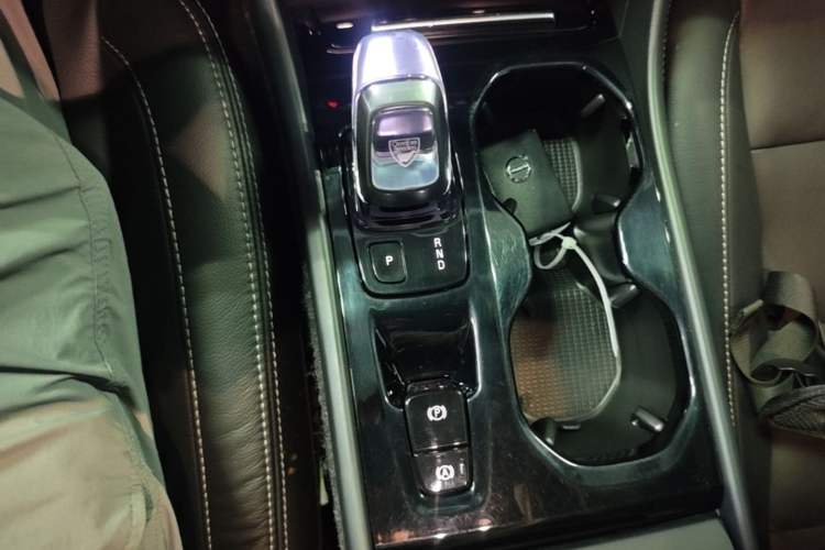 Used Volvo XC40 2021 T4 Four-Wheel Drive Smart Luxury Edition Gear Lever