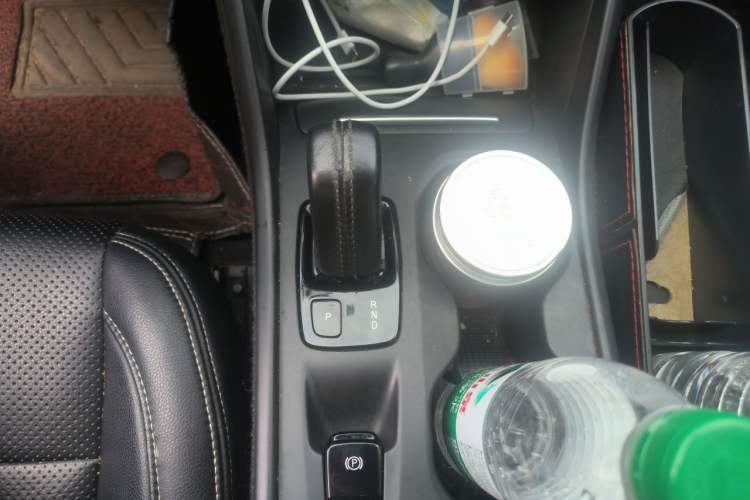 Used Volvo XC40 2021 T4 4x4 SmartDrive Fashion Edition Gear Lever