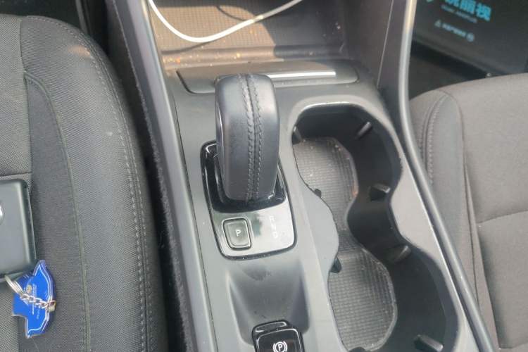 Used Volvo XC40 2021 T4 4x4 SmartDrive Fashion Edition Gear Lever