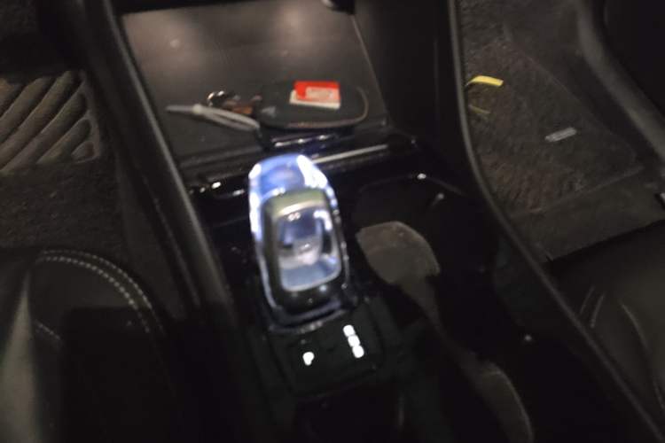 Used Volvo XC40 2021 T4 Four-Wheel Drive Smart Luxury Edition Gear Lever