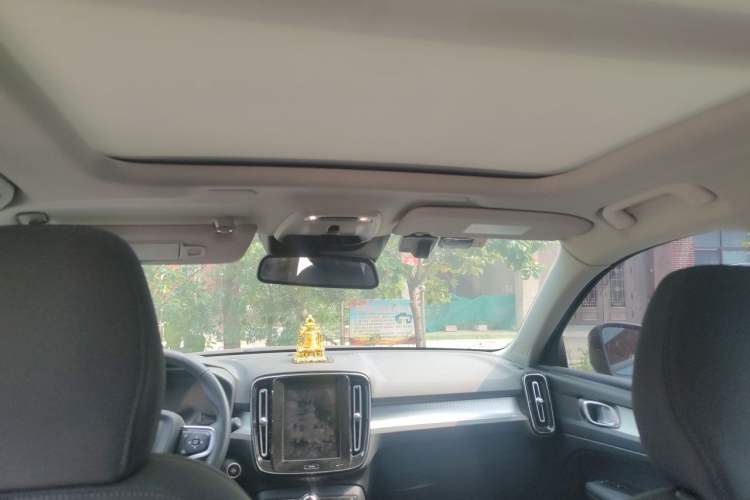 Used Volvo XC40 2021 T4 4x4 SmartDrive Fashion Edition Headliner